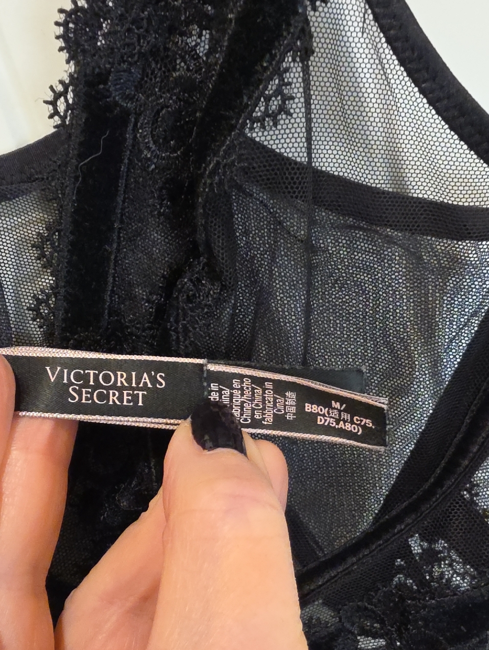 Victoria's Secret Sheer Lace Front-Close Bralette Size Medium - Picture 3 of 6